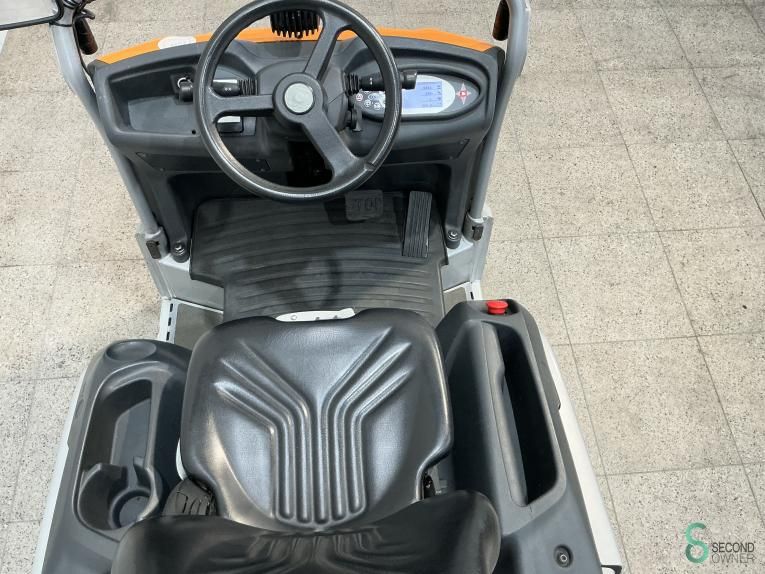 Tractors Electric Still LTX70 2017