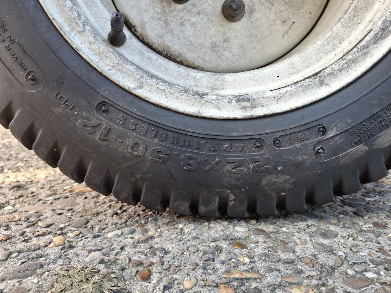 Kubota tractor B2110