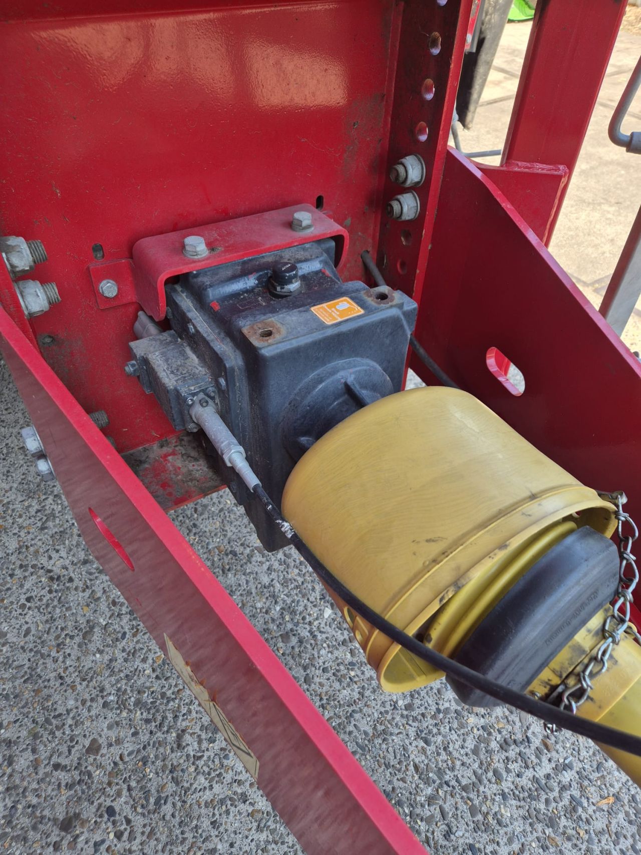 Trioliet Solomix ZK 2-2000 / 2400 met opzetrand