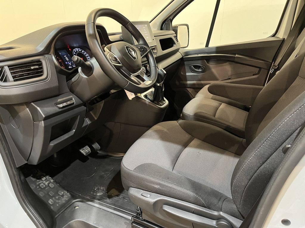Renault Trafic 2.0 150 PK L2H1 Advance Automaat Servicebus / Inrichting / Euro 6 / Airco / Schuifdeur L + R / 220V. / CarPlay / Camera / LED / Navigatie / Cruise Control / 78.300 KM !!