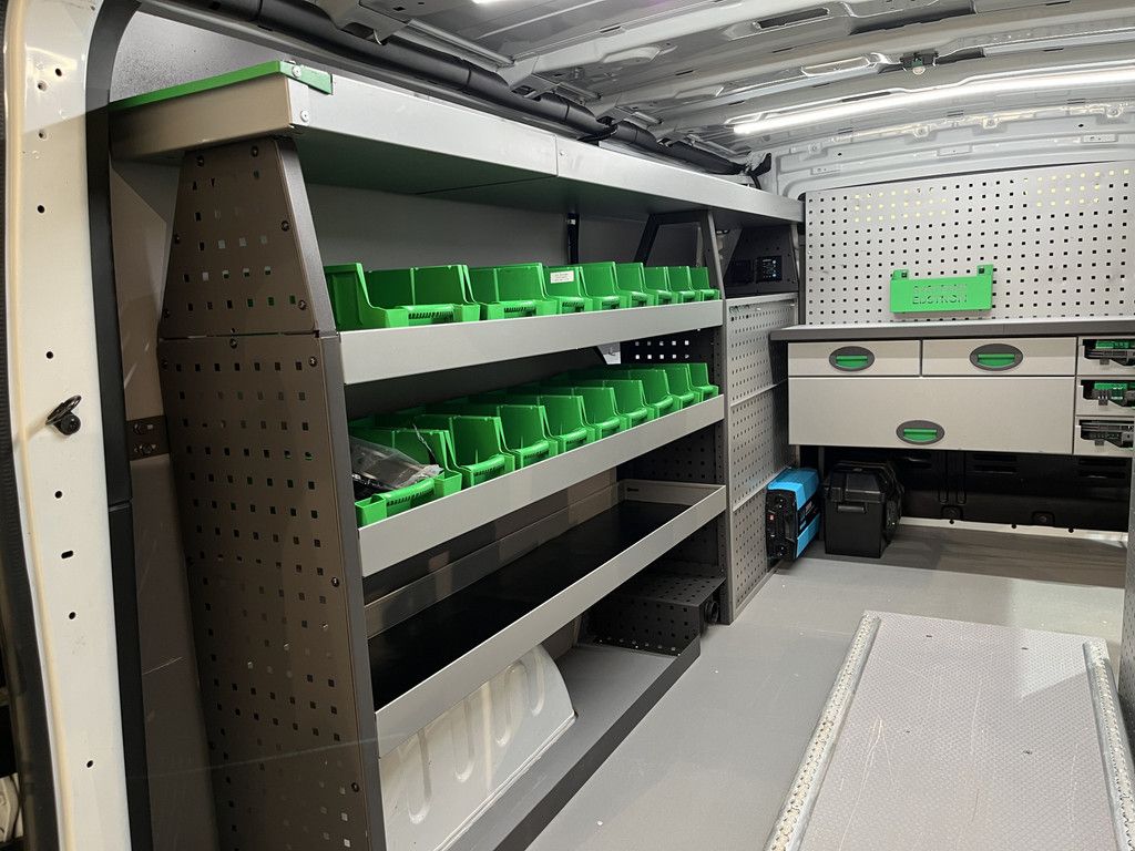 Renault Trafic 2.0 150 PK L2H1 Advance Automaat Servicebus / Inrichting / Euro 6 / Airco / Schuifdeur L + R / 220V. / CarPlay / Camera / LED / Navigatie / Cruise Control / 91.500 KM !!