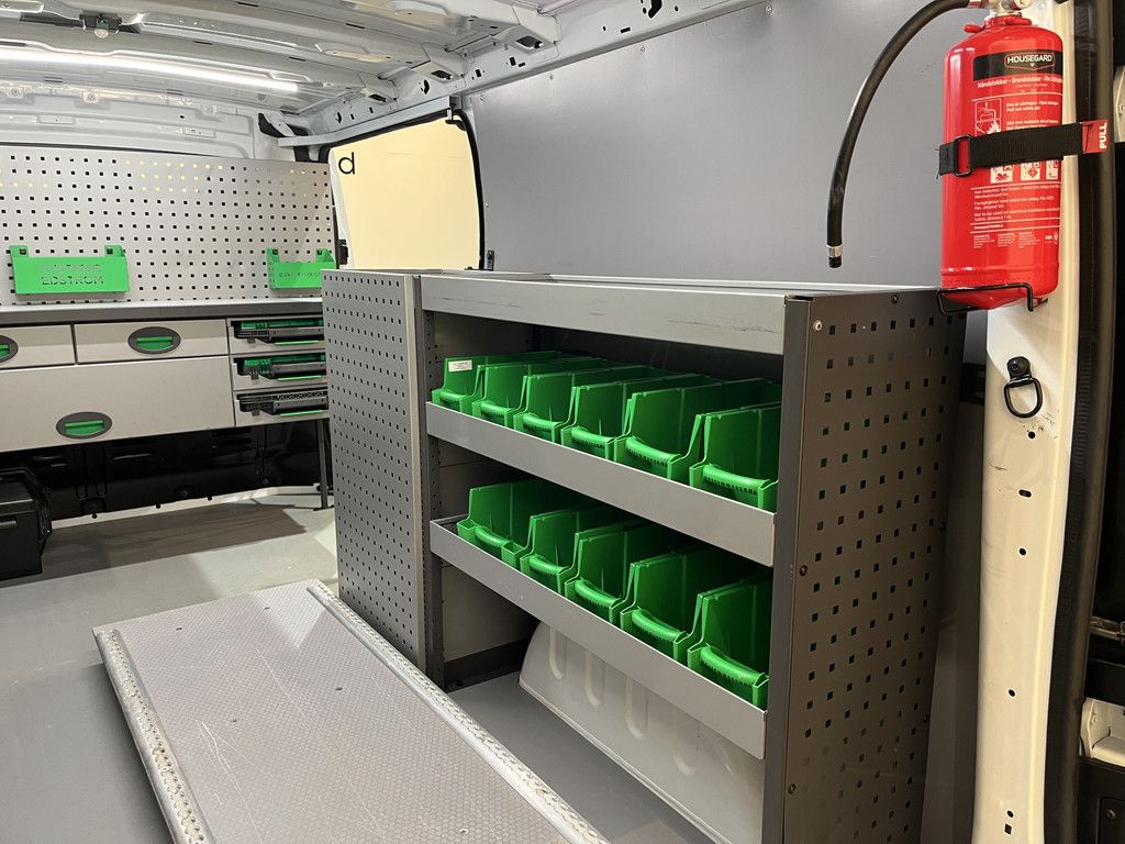 Renault Trafic 2.0 150 PK L2H1 Advance Automaat Servicebus / Inrichting / Euro 6 / Airco / Schuifdeur L + R / 220V. / CarPlay / Camera / LED / Navigatie / Cruise Control / 91.500 KM !!