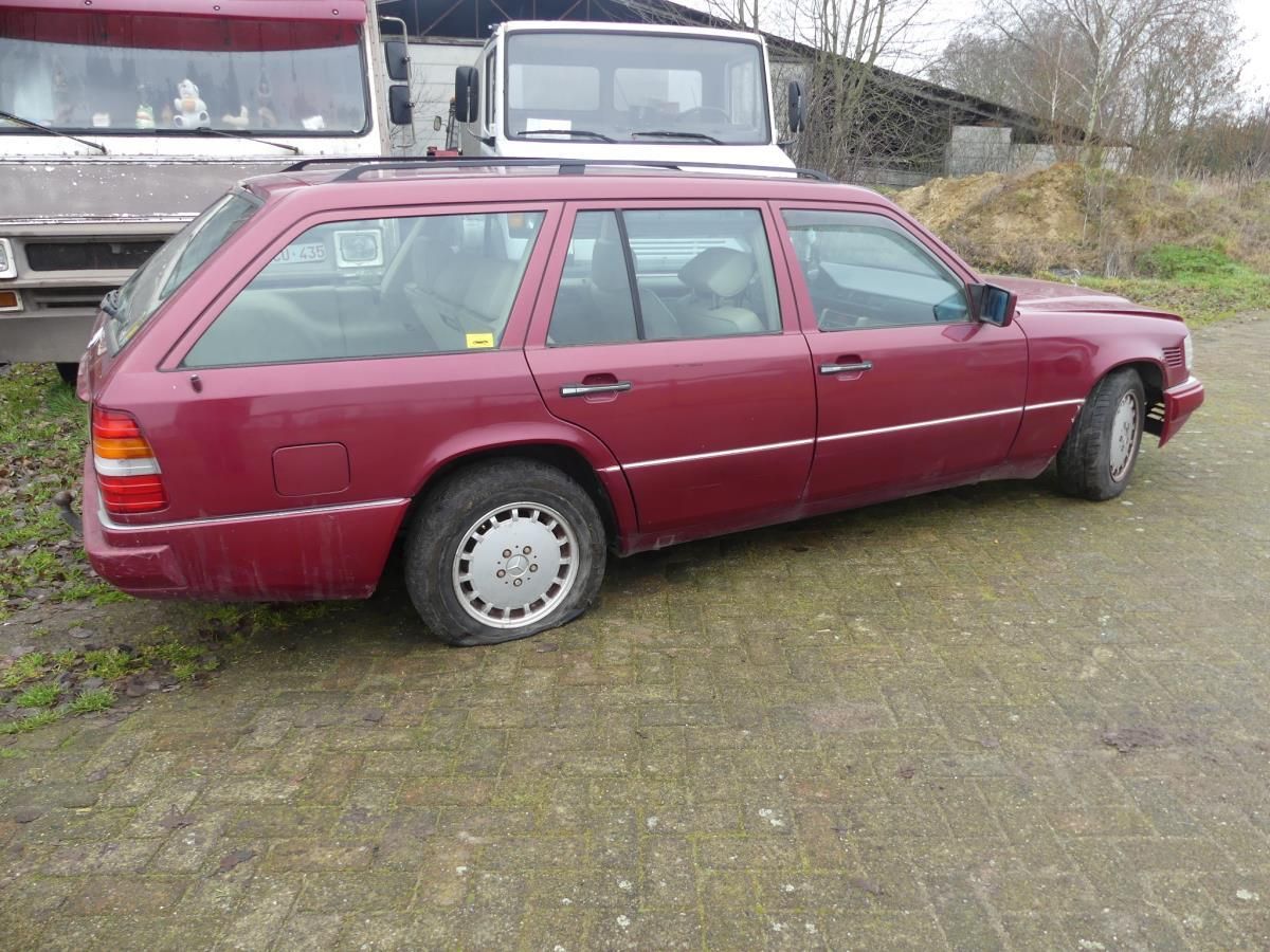 Mercedes Benz 300 TDT