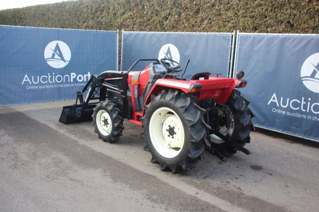 Mitsubishi MT 23 Diesel-Kleintraktor mit Frontlader