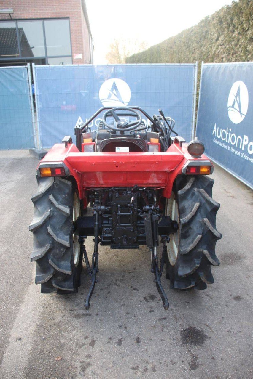 Mitsubishi MT 23 Diesel-Kleintraktor mit Frontlader