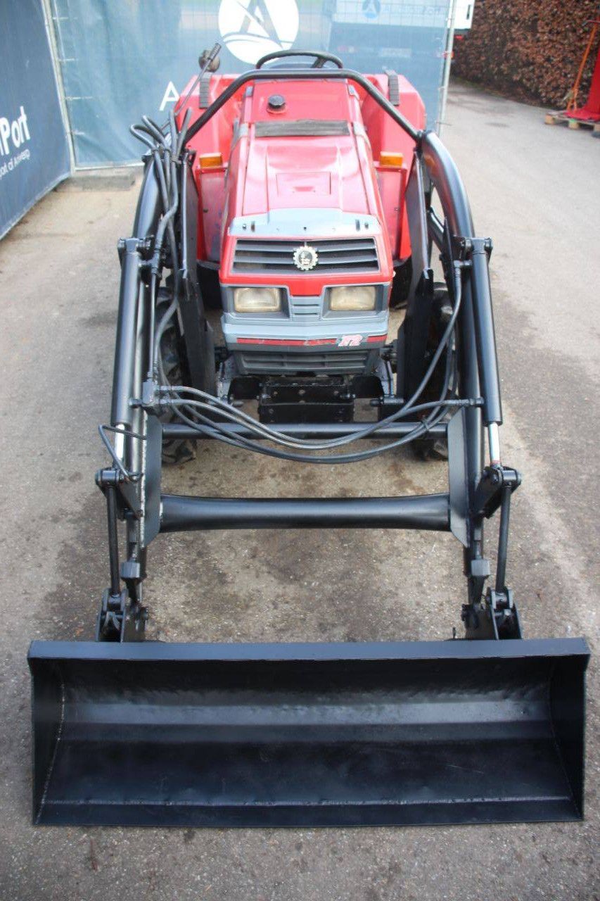 Mitsubishi MT 23 Diesel-Kleintraktor mit Frontlader