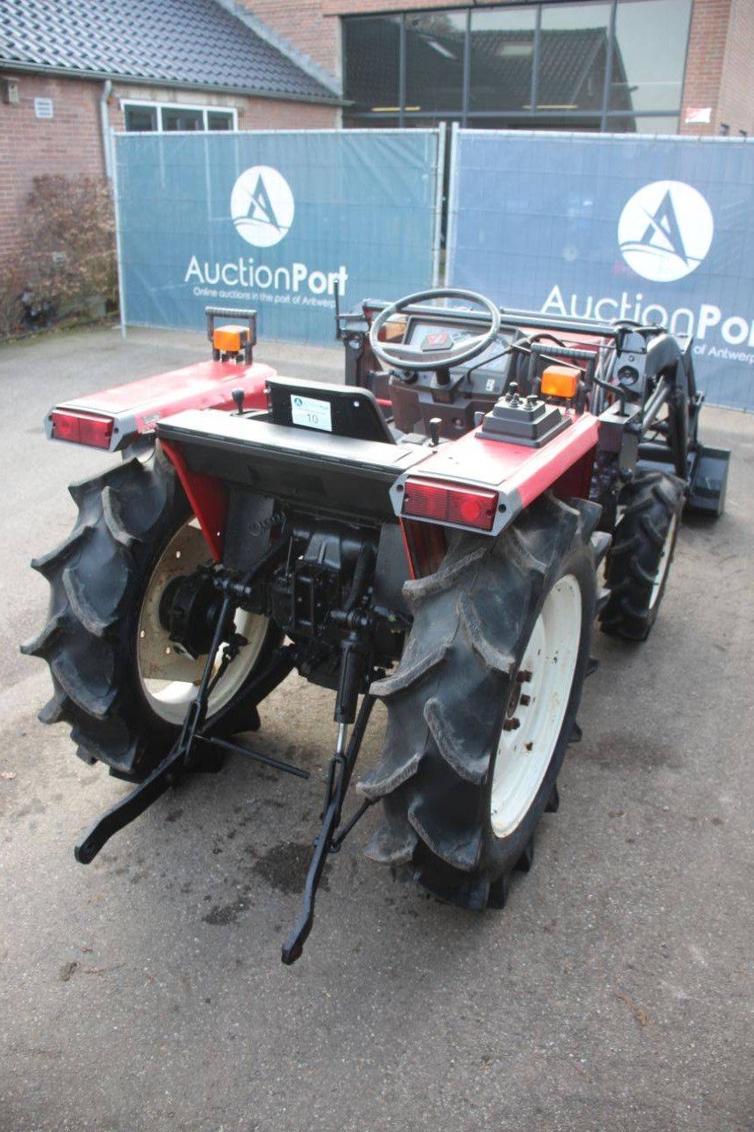 Yanmar FF245 Diesel-Kleintraktor mit Frontlader