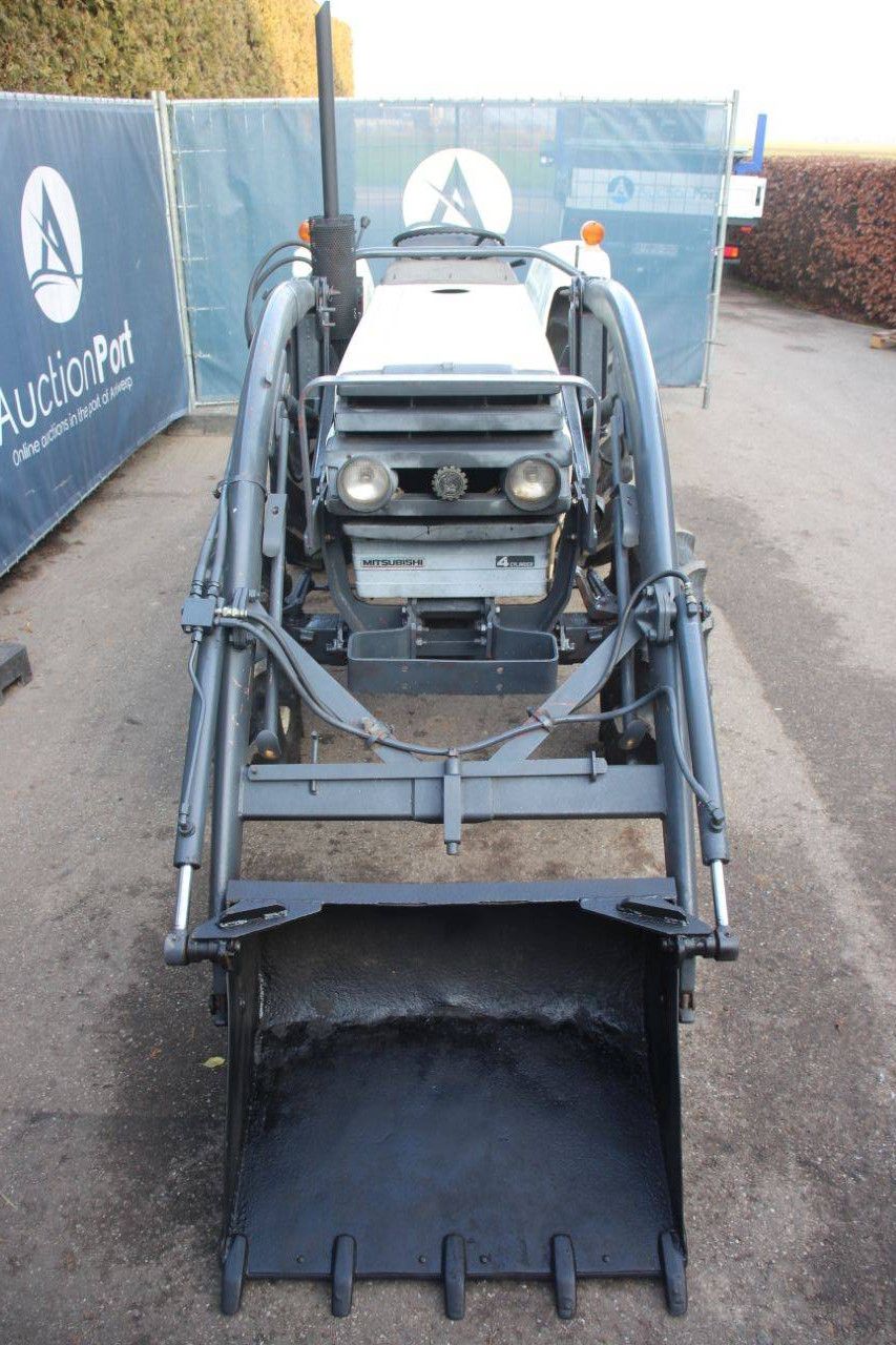 Mitsubishi ST3240 Diesel-Kleintraktor mit Frontlader