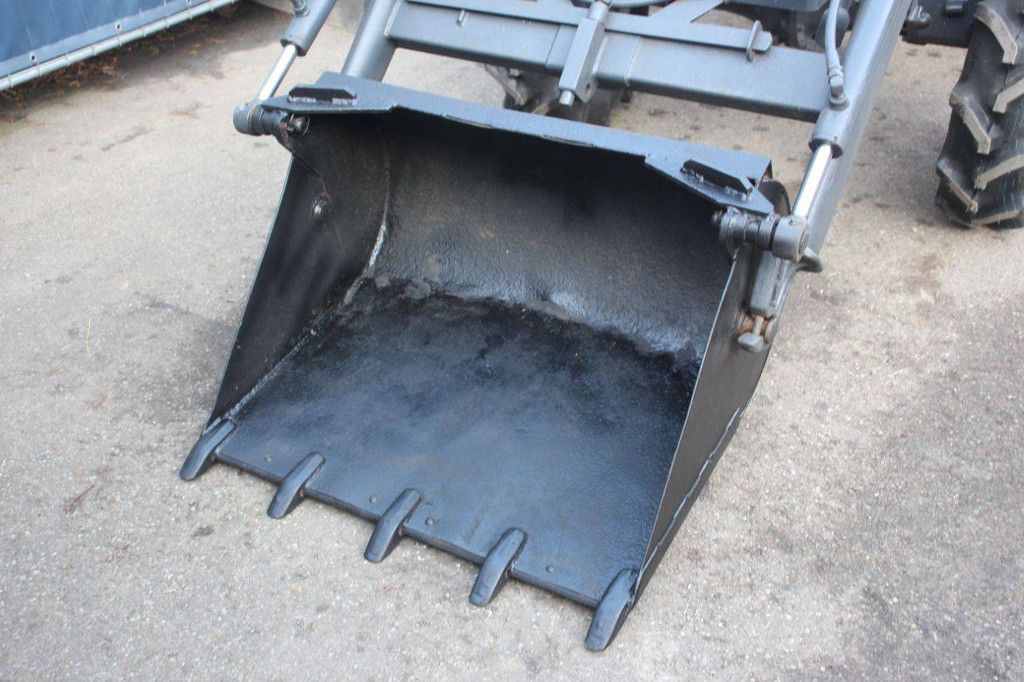 Mitsubishi ST3240 Diesel-Kleintraktor mit Frontlader