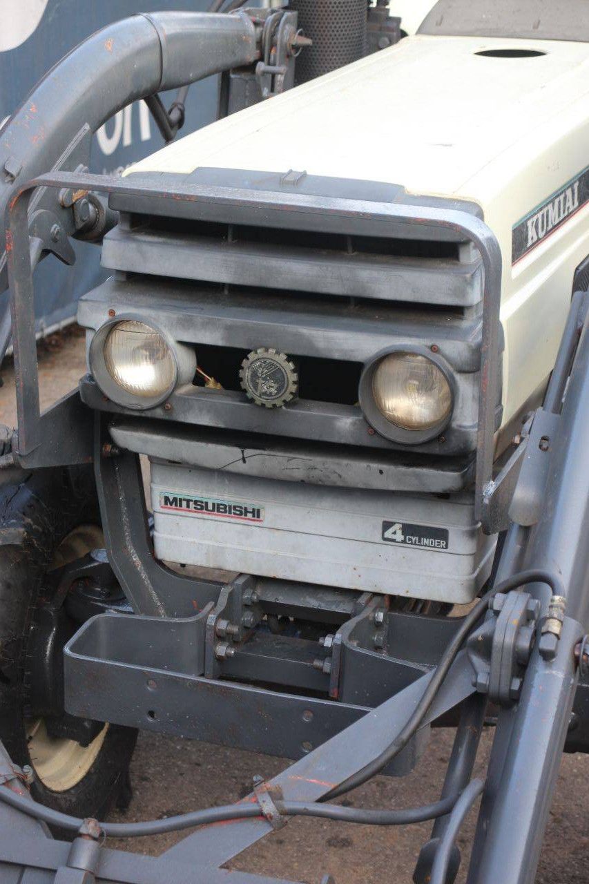 Mitsubishi ST3240 Diesel-Kleintraktor mit Frontlader