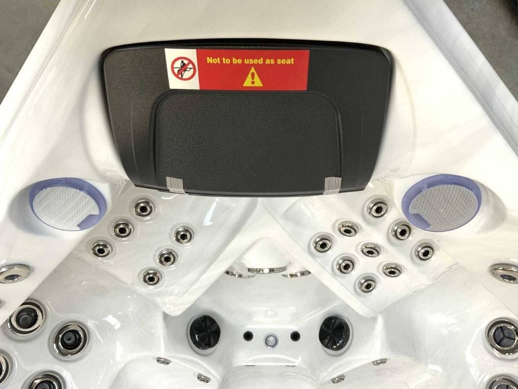 Jacuzzi London RTE 2000x2000x800mm Nieuw met Scandinavische isolatie