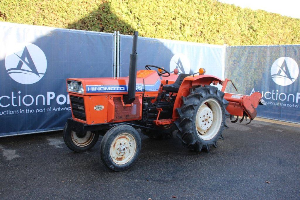 Kleintraktor Hinomoto E262 Diesel mit Grubber