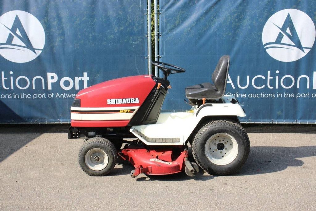 Zitmaaier Shibaura GT162 3 cilinder Diesel met Servostuur