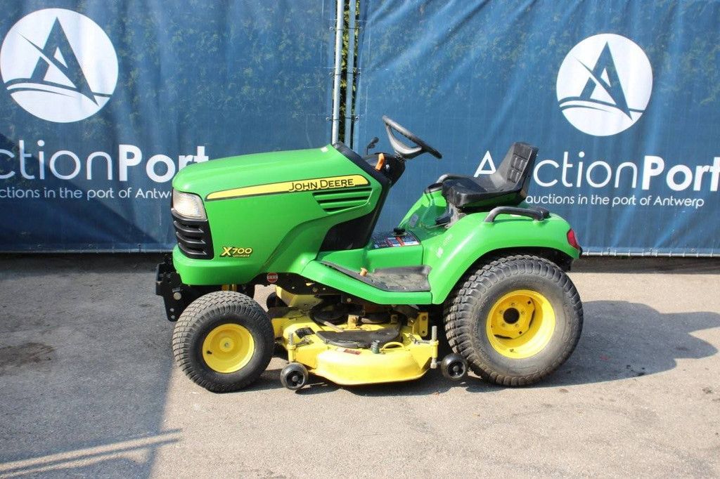 John Deere M700 Benzin-Aufsitzmäher