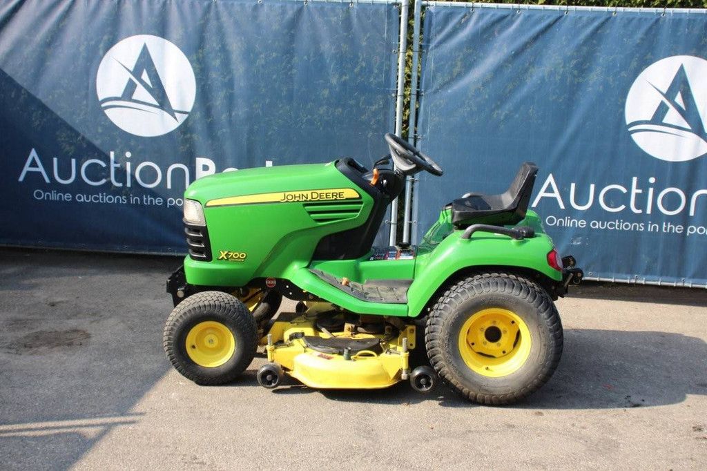 John Deere M700 Benzin-Aufsitzmäher