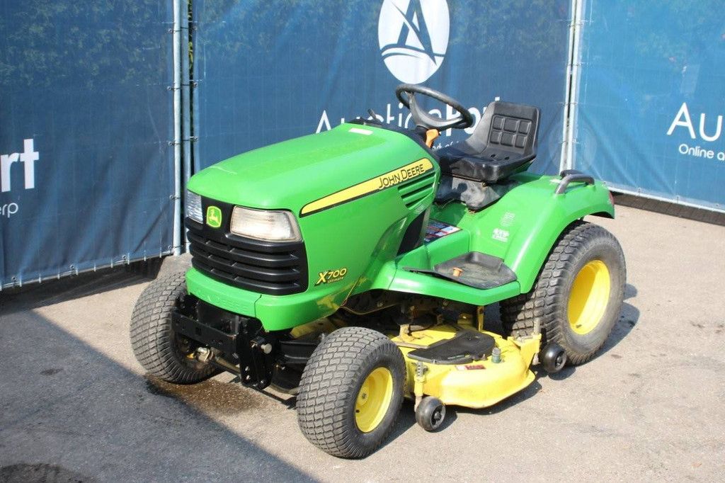 John Deere M700 Benzin-Aufsitzmäher