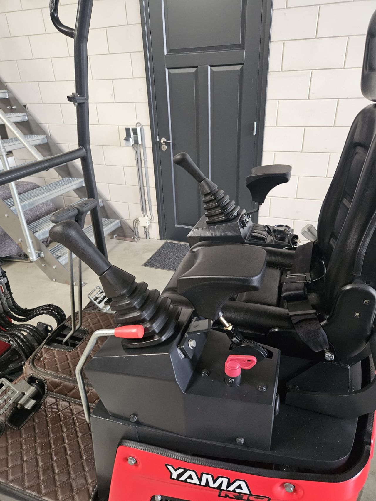 GRATIS LEVERING Minigraver minigraafmachine Yama R10 KINGWAY