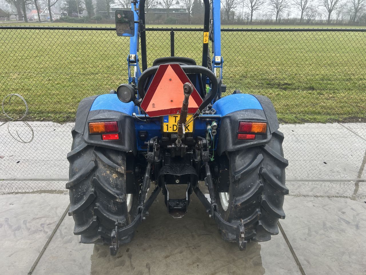 Nette New Holland TCE50 met voorlader