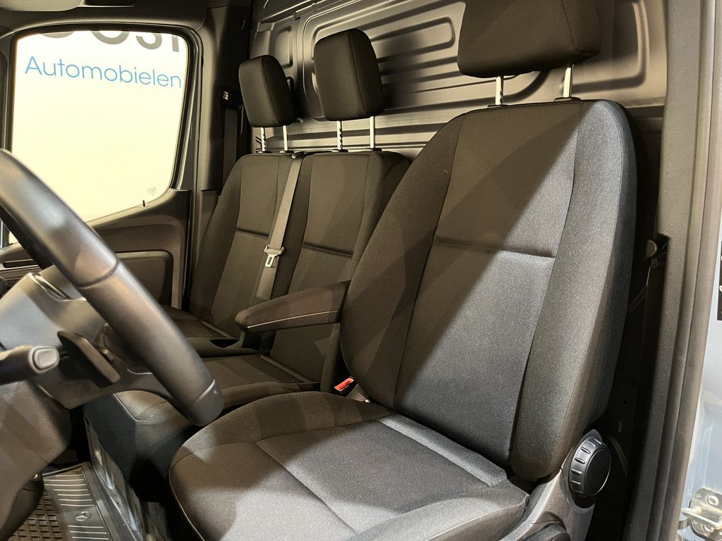 Mercedes-Benz Sprinter 317 CDI L4H2 RWD Automaat / Luchtvering / Euro 6 / Airco / Camera 360 / CarPlay / MBUX / 3-Zits / 10.750 KM !!