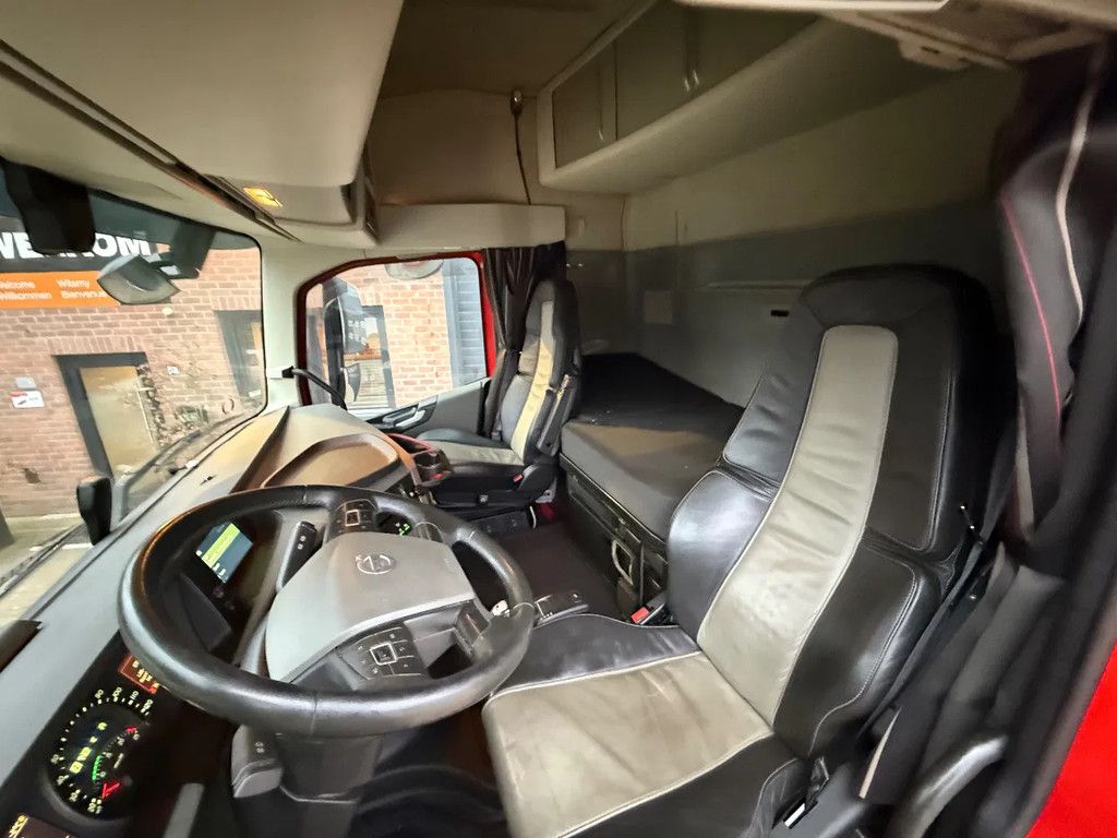 Volvo FH 460 LNG Globetrotter Hydraulic Leer NL Truck APK/TUV 11-2026