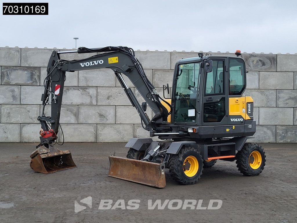 Volvo EW60 E A/C - 3 Buckets