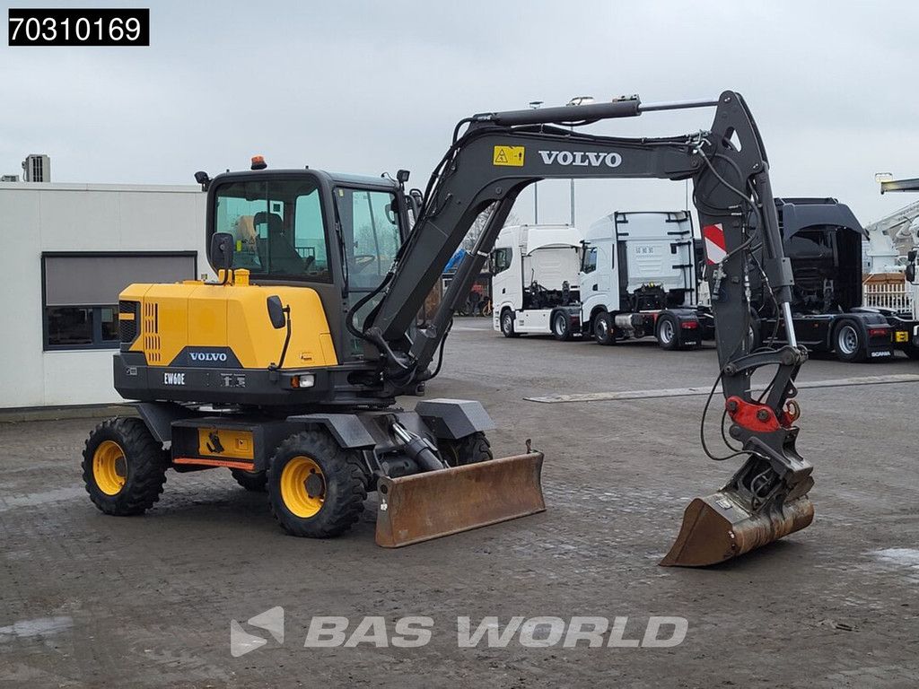 Volvo EW60 E A/C - 3 Buckets