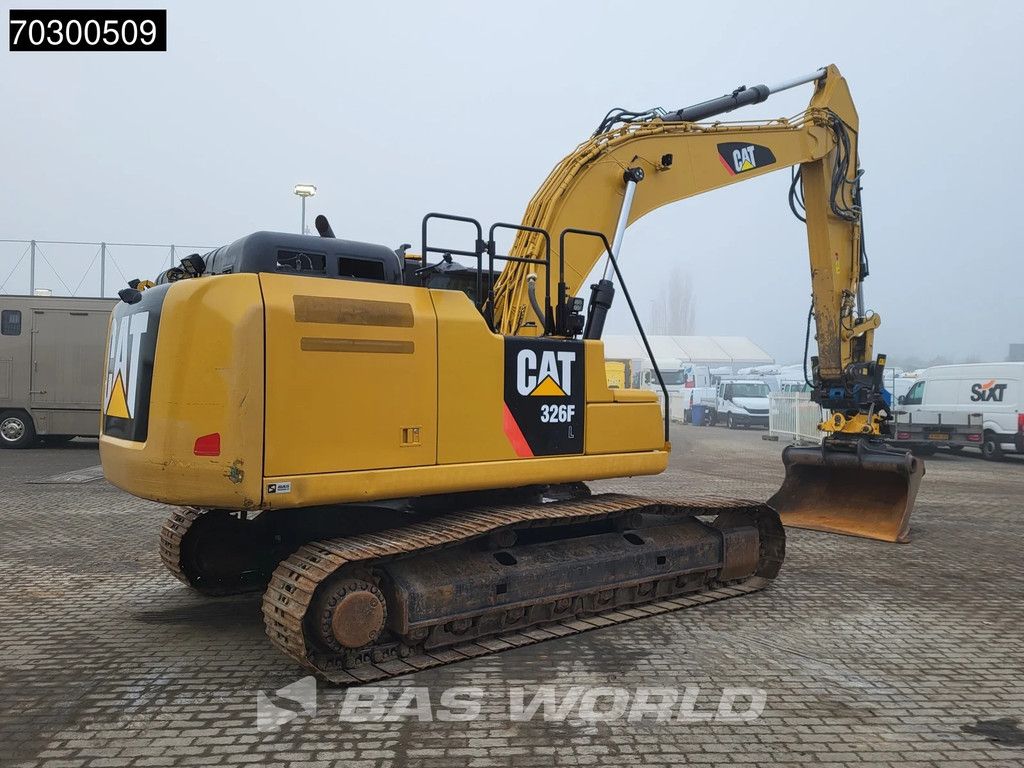 Caterpillar 326 F L