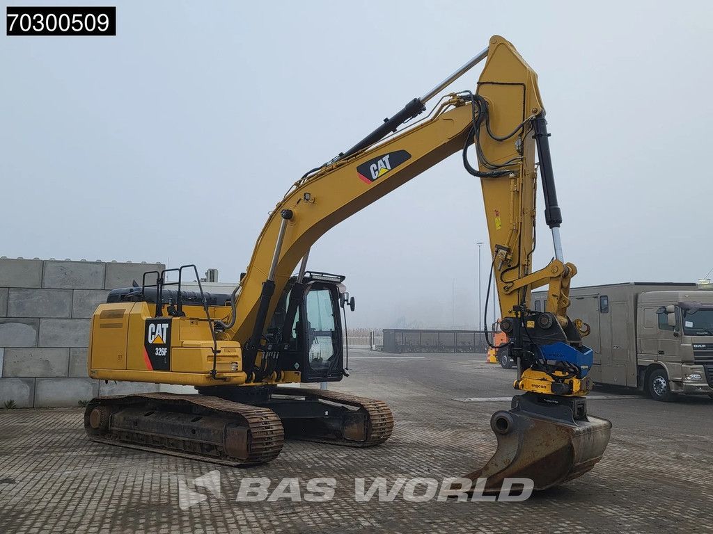 Caterpillar 326 F L