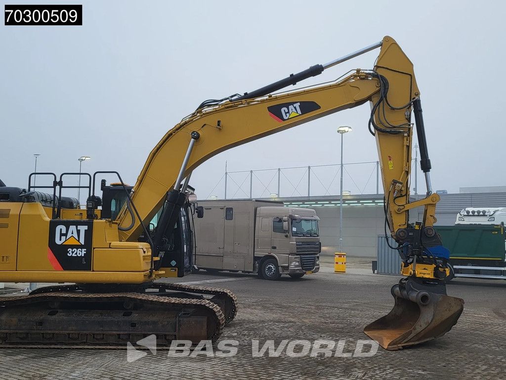 Caterpillar 326 F L