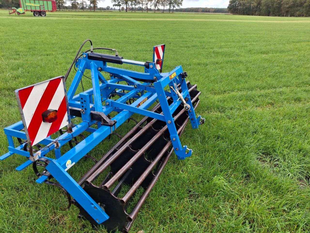 Meyer cultivator + hef / opbouw zaaimachine mogelijk 3 meter