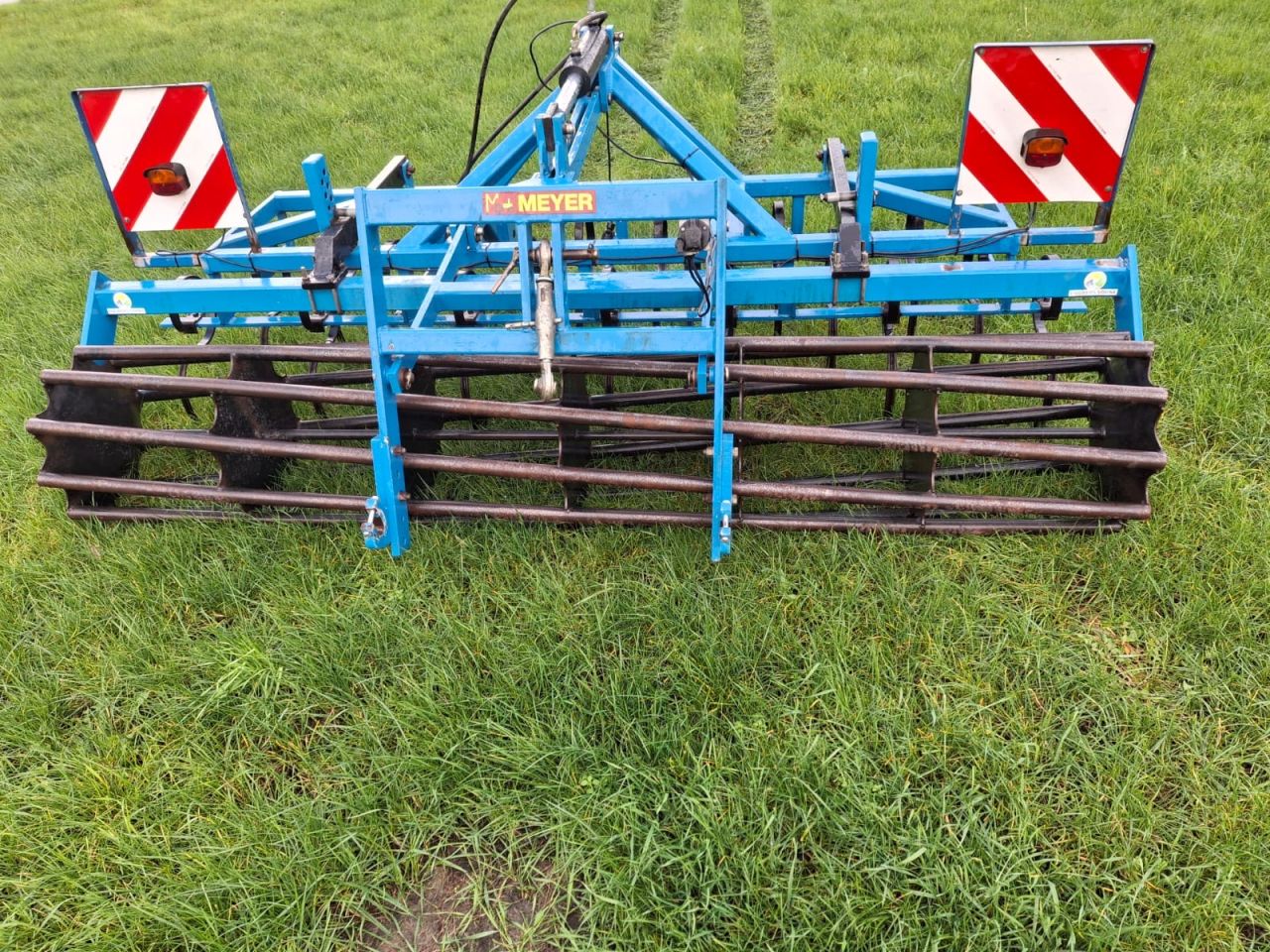 Meyer cultivator + hef / opbouw zaaimachine mogelijk 3 meter