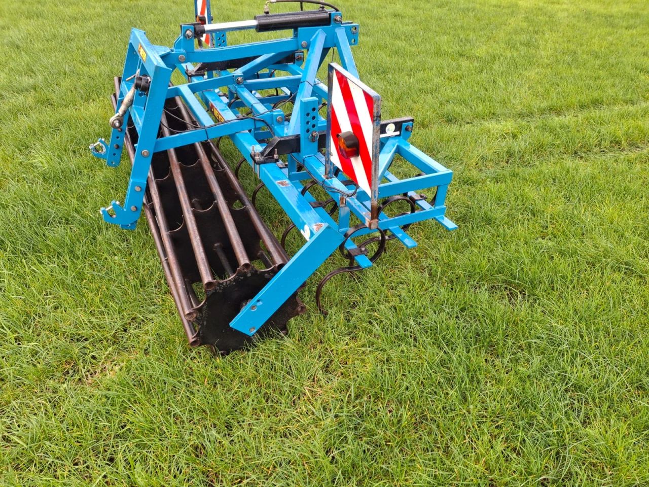 Meyer cultivator + hef / opbouw zaaimachine mogelijk 3 meter