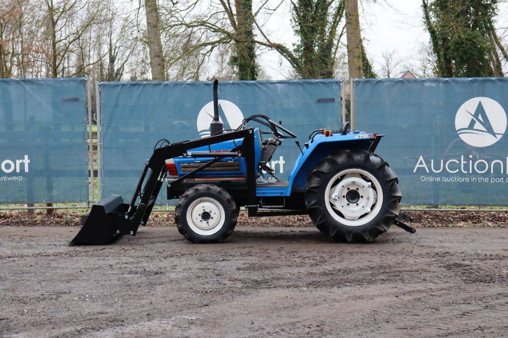 Iseki TA270F Diesel-Kleintraktor mit Frontlader