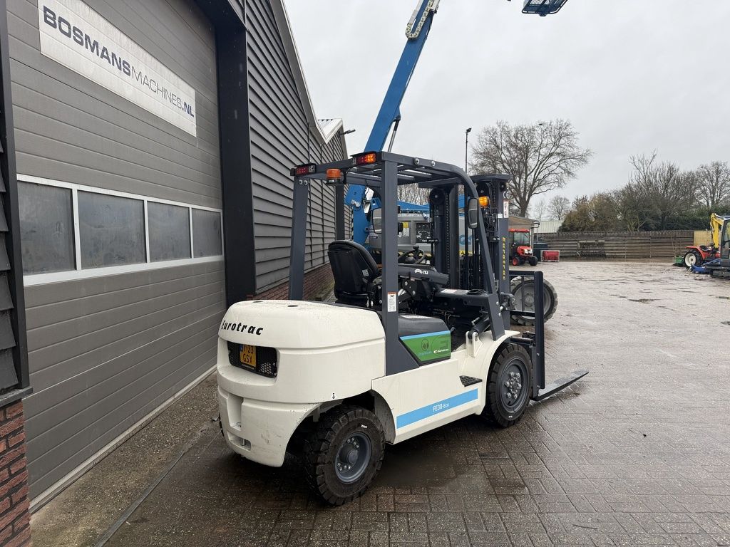 Eurotrac FE30 ECO heftruck NIEUW met vorkenverspreider