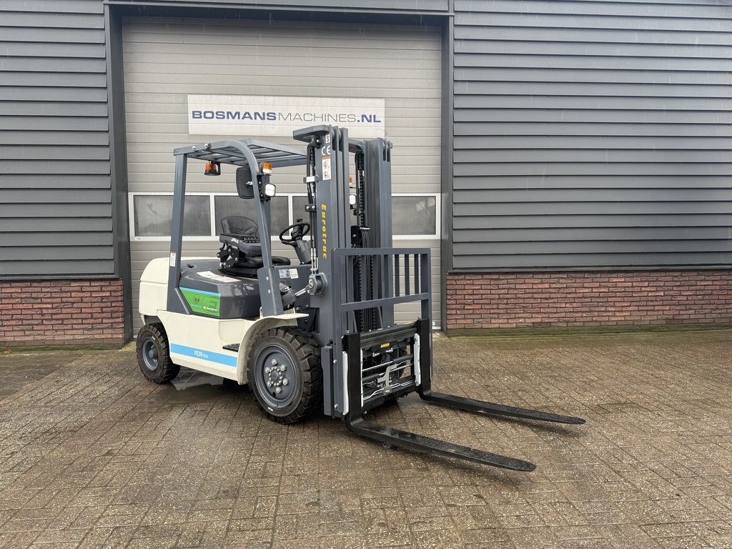 Eurotrac FE30 ECO heftruck NIEUW met vorkenverspreider