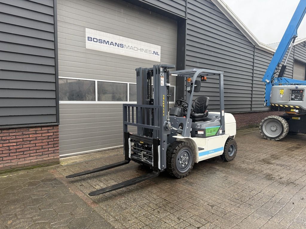 Eurotrac FE30 ECO heftruck NIEUW met vorkenverspreider