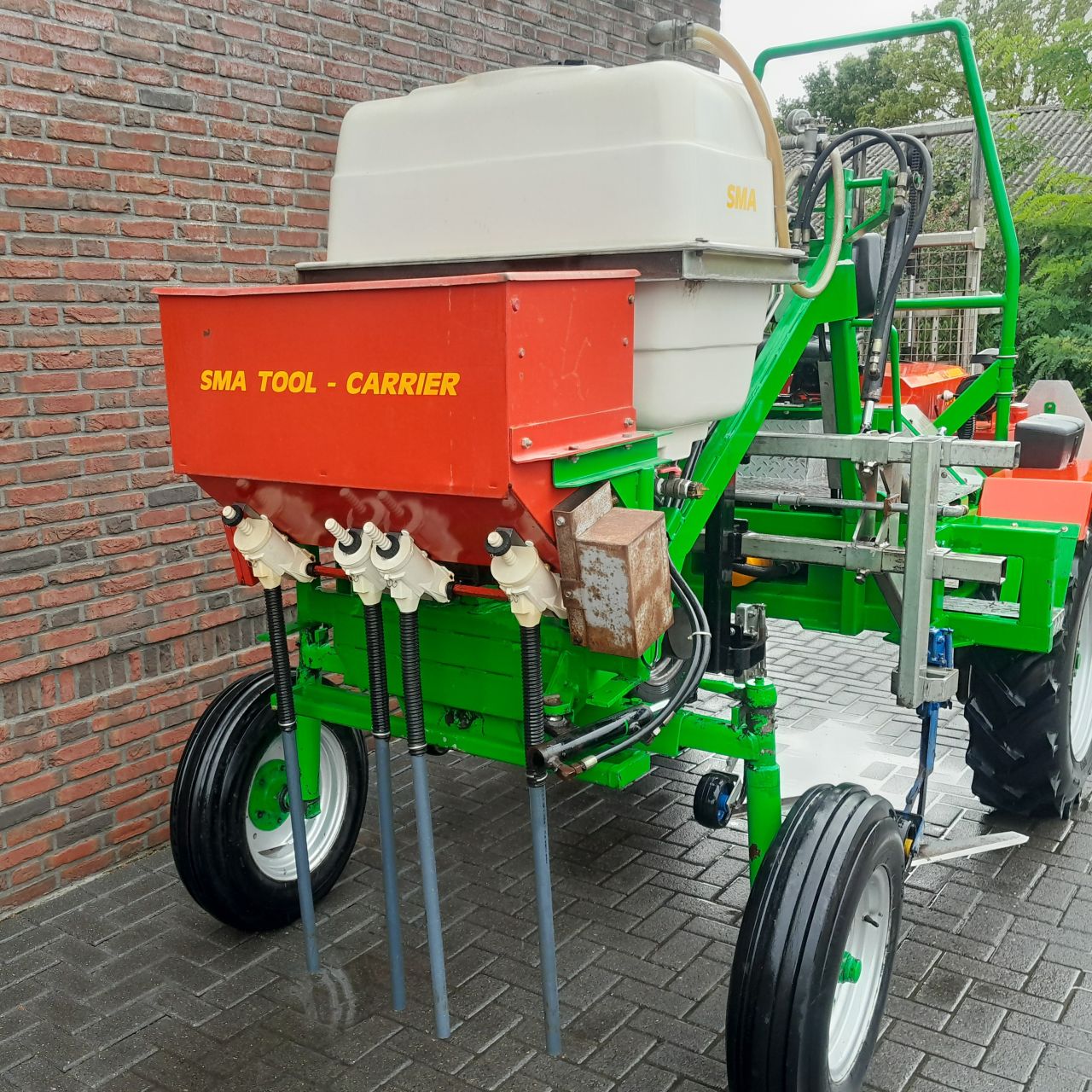 SMA 70-33 HST Tool Carrier Portaaltractor