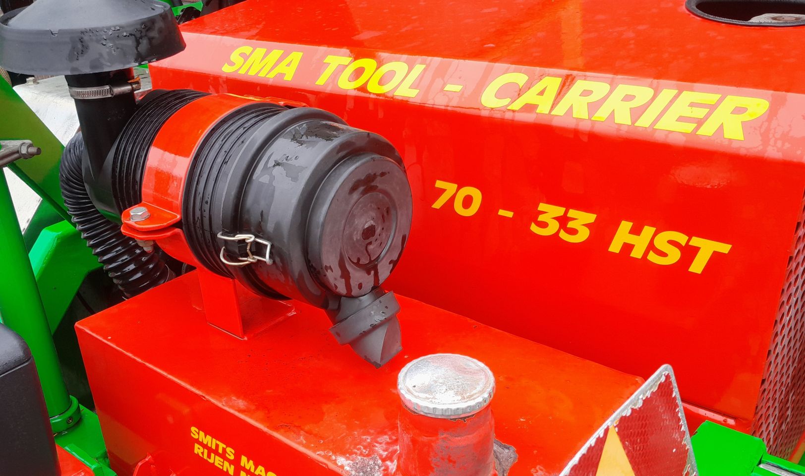 SMA 70-33 HST Tool Carrier Portaaltractor