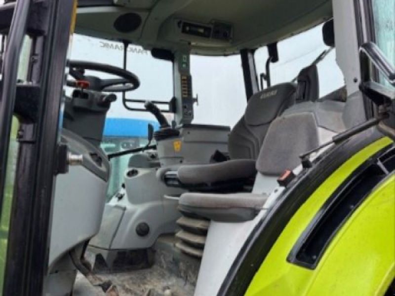Claas Arion 430