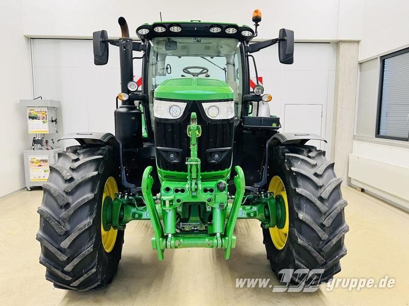 John Deere 6R 215