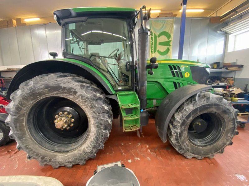 John Deere 6175R