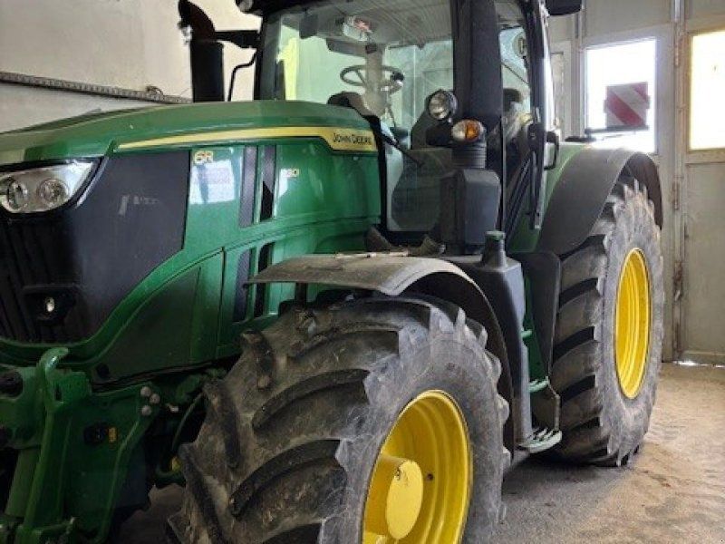 John Deere 6R 230
