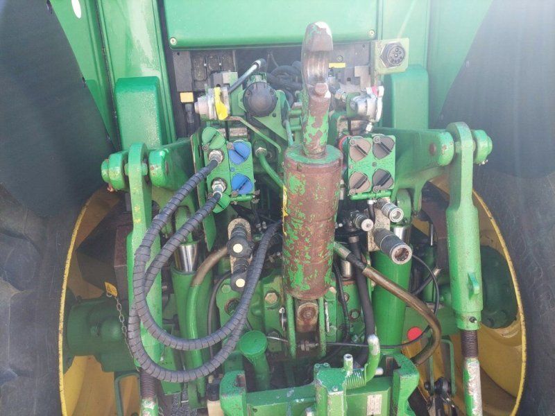 John Deere 7430