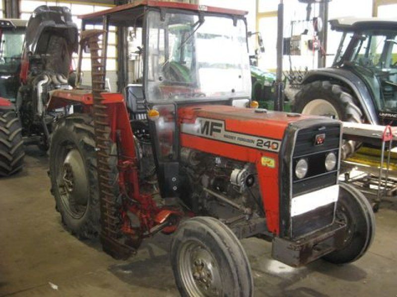 Massey Ferguson 240-2