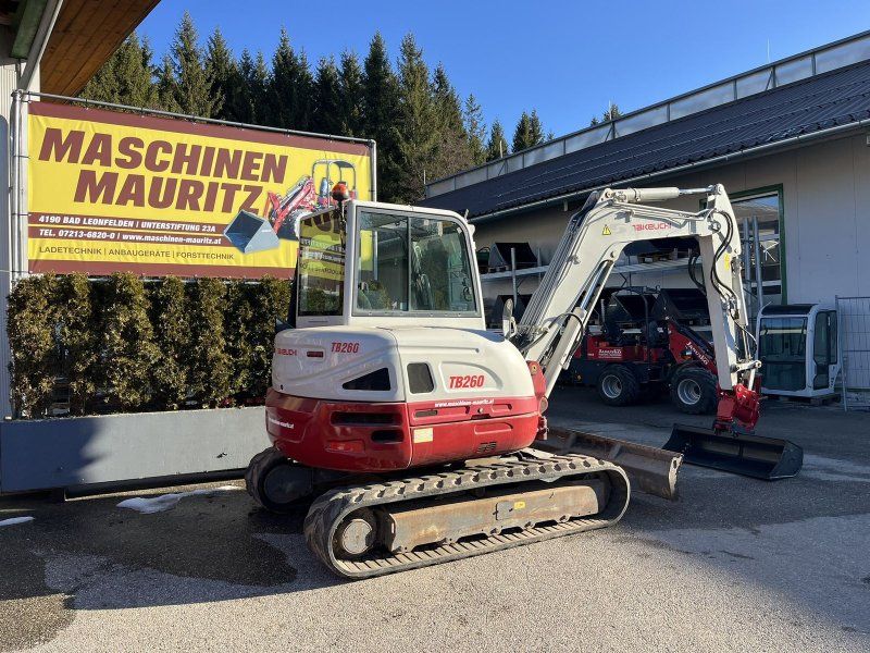 Takeuchi TB 260 Powertilt