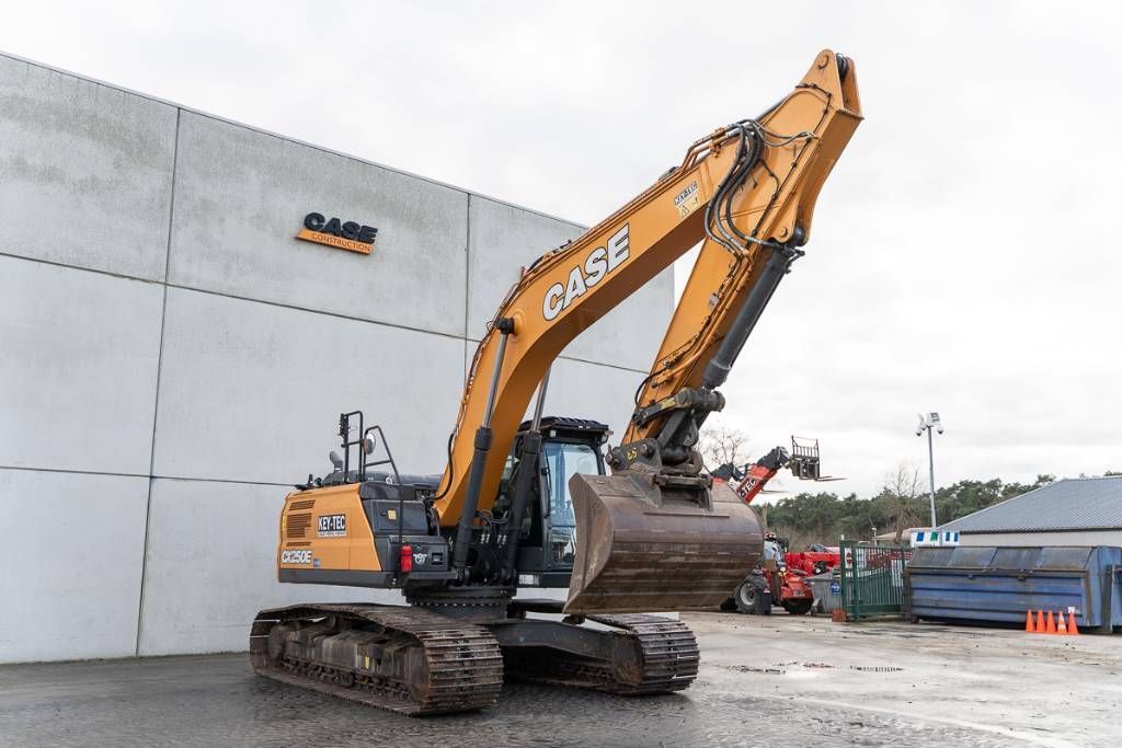 CASE CX 250 E