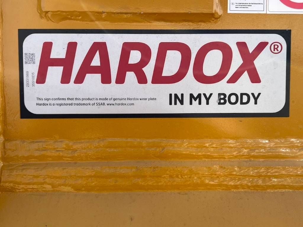 CAT 988 Rock Loading Bucket