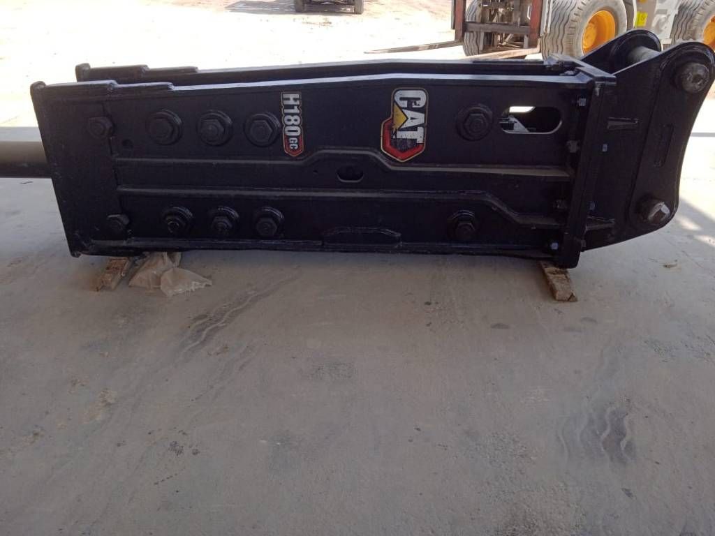 CAT H180GC Hammer (2 pcs available in Abu Dhabi)