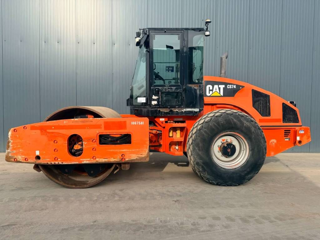 CAT CS74