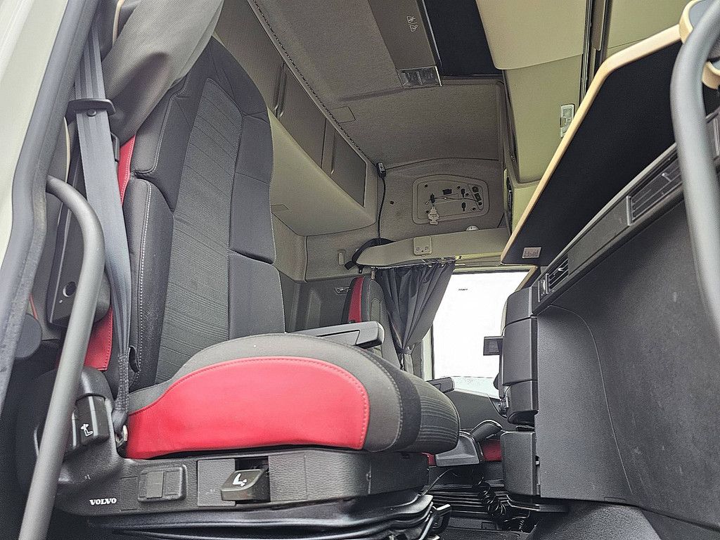 VOLVO FH 500 6x2 steer hyva 20s59